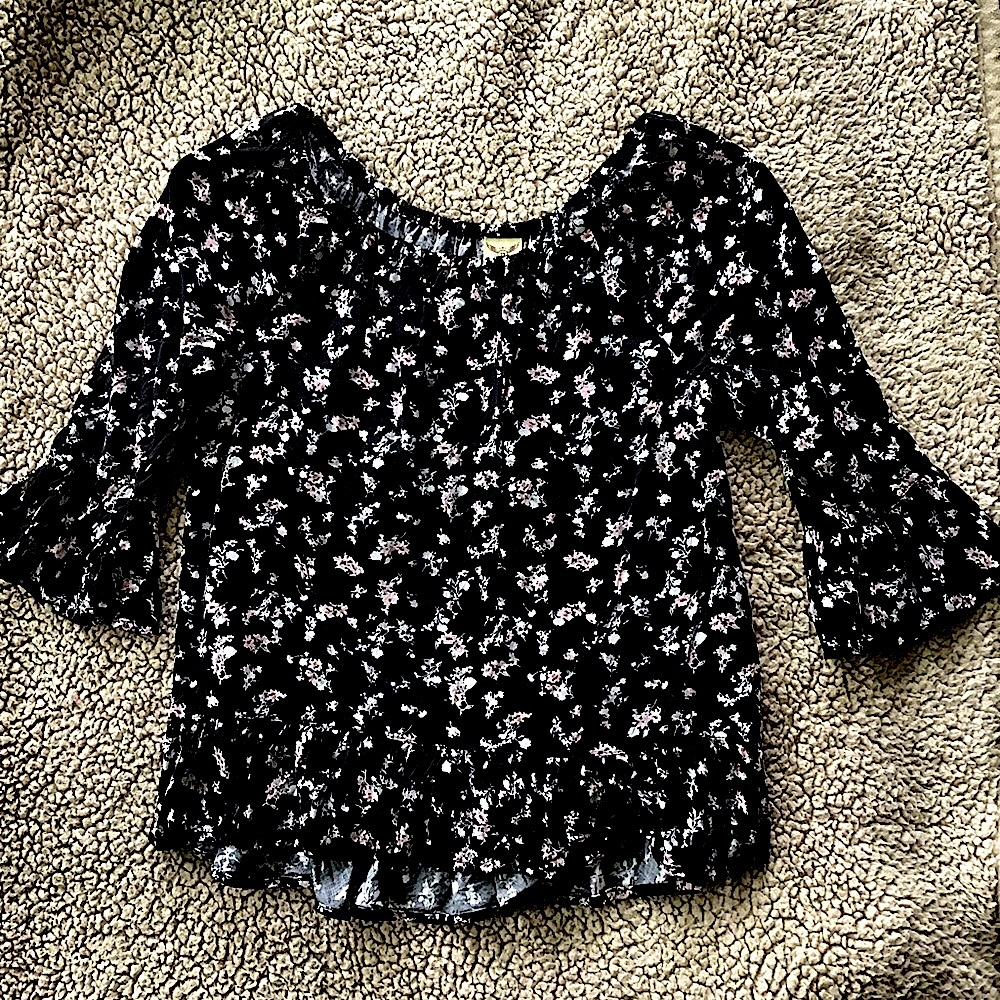 Black Floral Flounce Sleeve Blouse